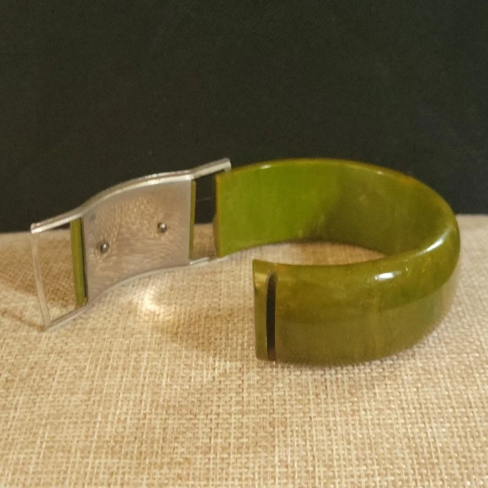 Vintage Spinach Moss Bakelite Buckle Bangle Bracelet Green 2.5 In Midcentury